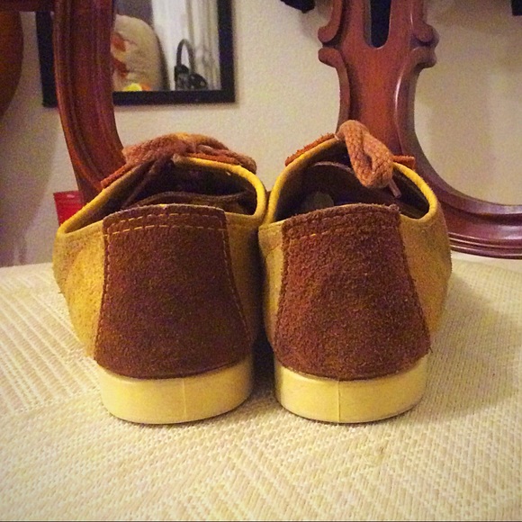 Vintage Brunswick Women’s Suede Bowling Shoes - Picture 4 of 6